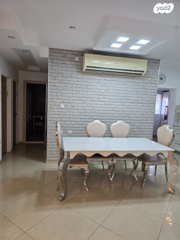 גג/ פנטהאוז, לוד