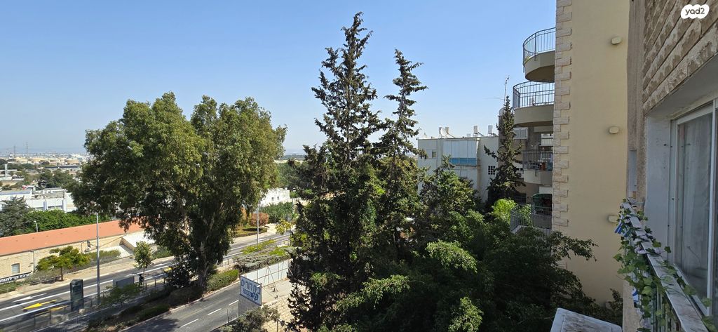 דירה, הגיבורים, חיפה