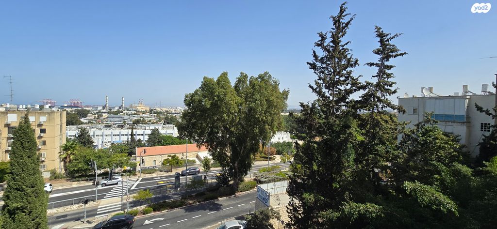 דירה, הגיבורים, חיפה