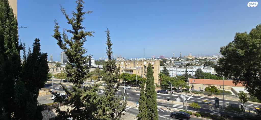 דירה, הגיבורים, חיפה