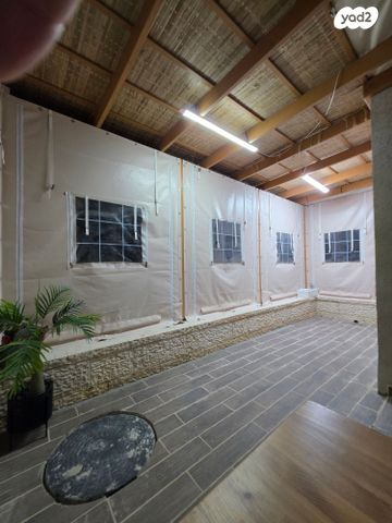 דירת גן, הנרקיסים, רכסים, רכסים