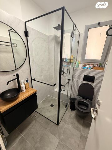 דירה, שדרות מנחם בגין, החותרים, טירת כרמל