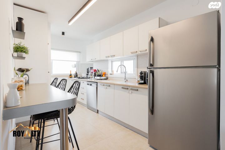 דירה, מבצע הראל, נווה אפק, ראש העין