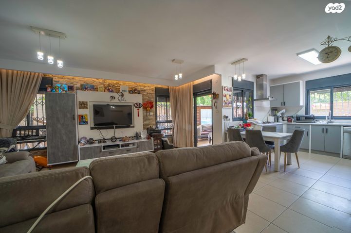 דו משפחתי, רמת ישי