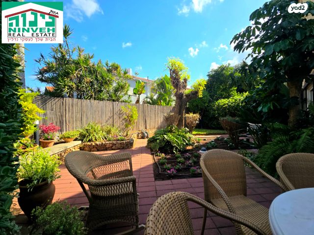 דו משפחתי, מרכז דרום, רעננה