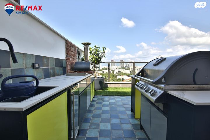 גג/ פנטהאוז, קדיש לוז, אביבים, קרית מוצקין