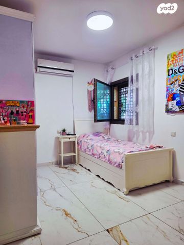 דירת גן, הרצליה הירוקה, נווה עובד, הרצליה