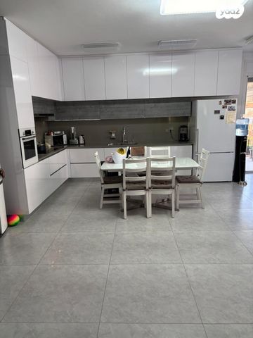 דו משפחתי, אורנים, מעלות תרשיחא