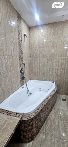 גג/ פנטהאוז, האשל, שאר העיר, חצור הגלילית