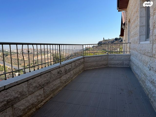 דו משפחתי, אפרת