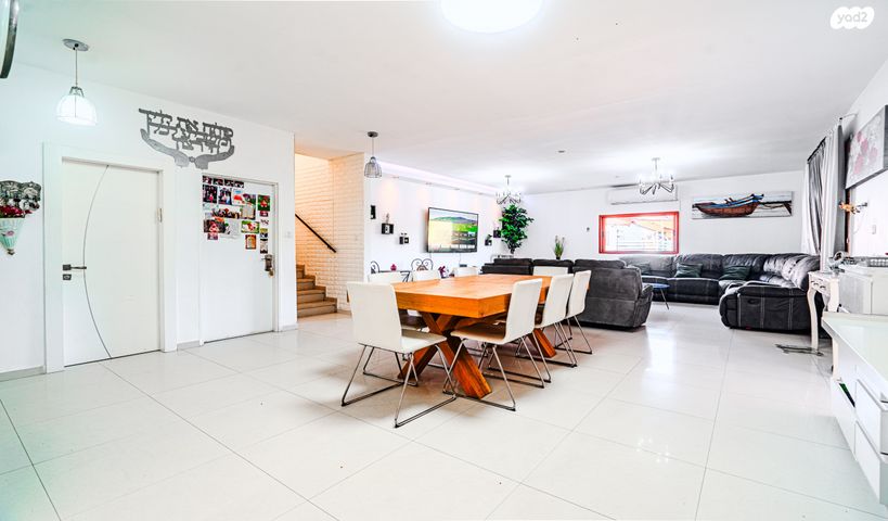 דו משפחתי, צבי סגל, ברנע, אשקלון