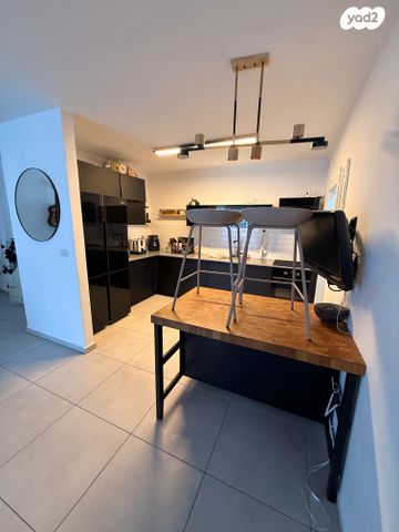 דירה, שדרות מנחם בגין, החותרים, טירת כרמל