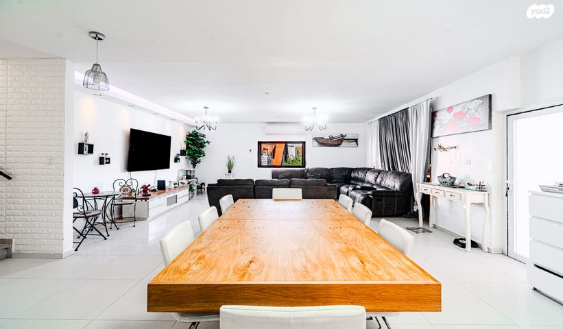 דו משפחתי, צבי סגל, ברנע, אשקלון