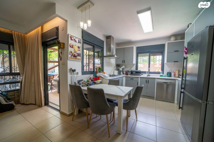 דו משפחתי, רמת ישי