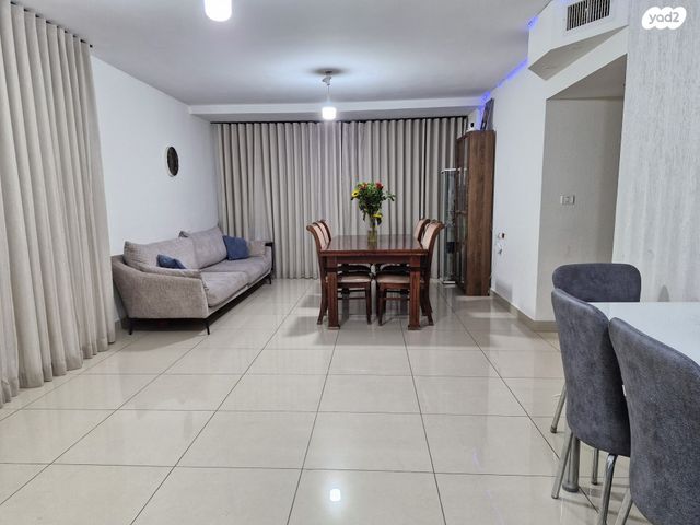 דירה, רבן יוחנן בן זכאי, אלעד