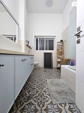 גג/ פנטהאוז, נצר חזני, נתיבות מערב, נתיבות