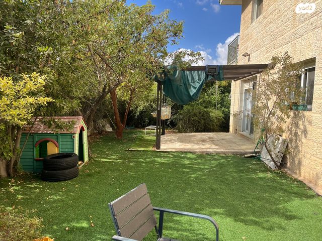 דירת גן, אלון שבות