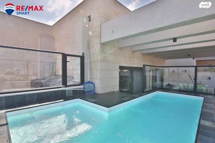 גג/ פנטהאוז, קדיש לוז, אביבים, קרית מוצקין