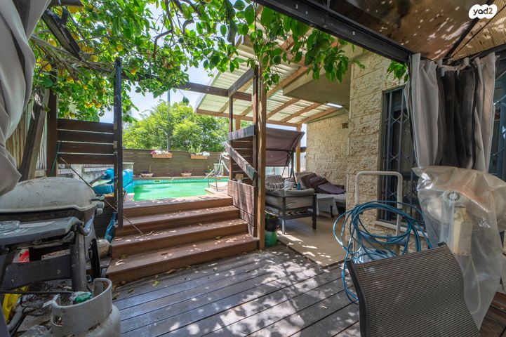 דו משפחתי, רמת ישי