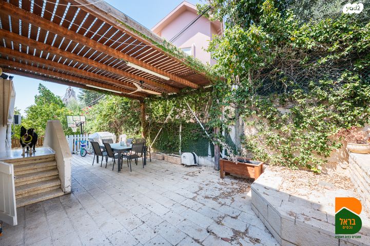 דו משפחתי, יעקב, זכרון יעקב