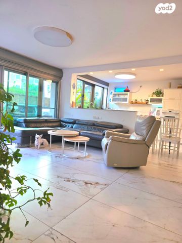 הרצליה הירוקה, נווה עובד