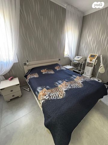 דו משפחתי, אורנים, מעלות תרשיחא