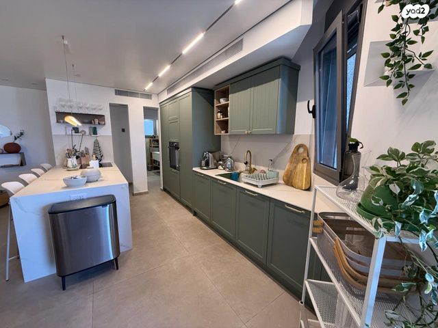 דירה, צופית עלית, אילת