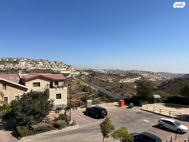 דו משפחתי, אפרת