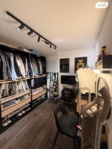 דירה, שדרות מנחם בגין, החותרים, טירת כרמל