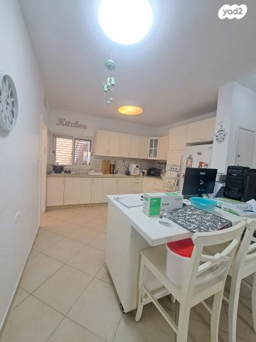 דירת גן, נתיבות