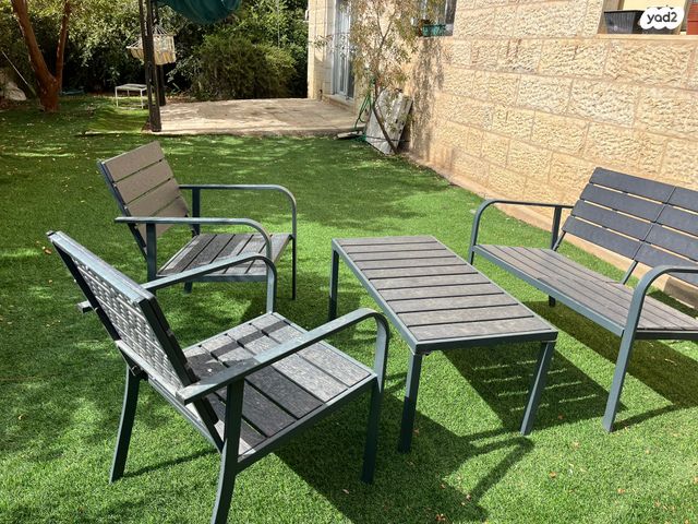 דירת גן, אלון שבות