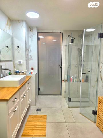 דירת גן, הרצליה הירוקה, נווה עובד, הרצליה