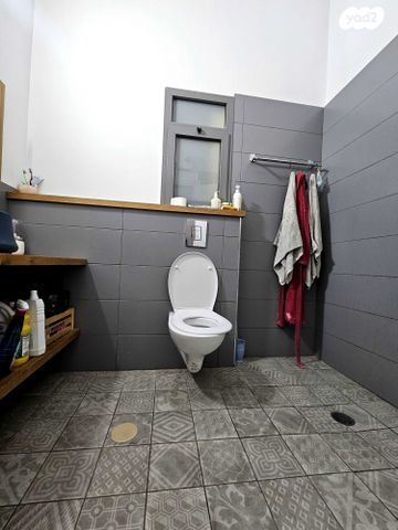 גג/ פנטהאוז, נצר חזני, נתיבות מערב, נתיבות