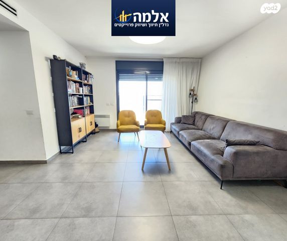 דירה, השקד, נופי החורש, מבשרת ציון