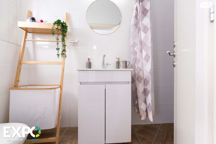 דירה, האדרת 48, ברוכין, ברוכין