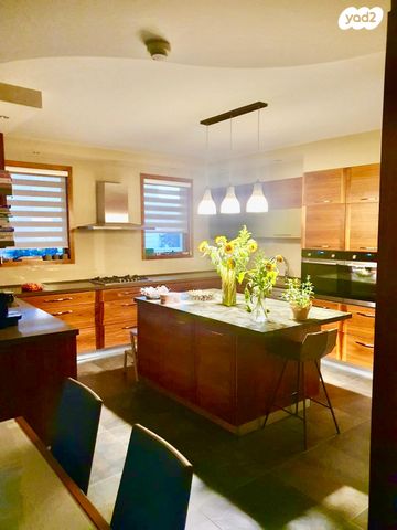 דו משפחתי, אפרת