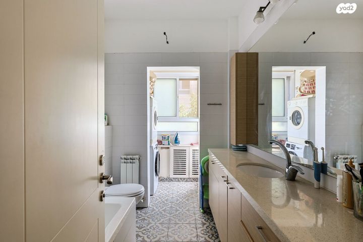 דירה, אלעזר