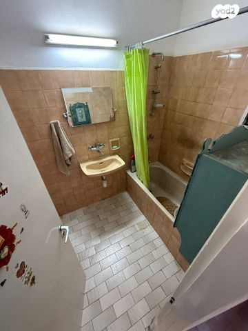 דירה, רבי צדוק 13, קטמונים, ירושלים