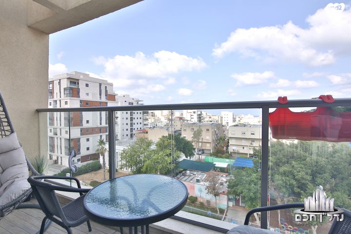 דירה, שדרות ביאליק, קרית ים  א', קרית ים