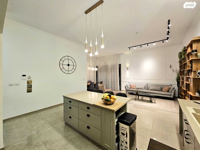 גג/ פנטהאוז, נצר חזני, נתיבות מערב, נתיבות