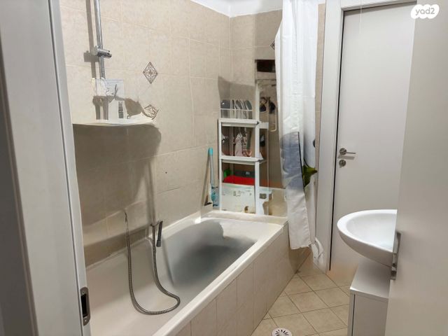 דירה, מורדי הגטאות, ב' / צפון מערב העיר, רחובות