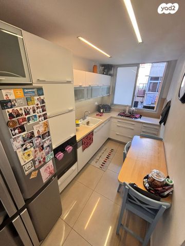 דירה, ברנר 8, לב העיר, בת ים