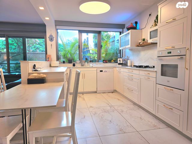 הרצליה הירוקה, נווה עובד