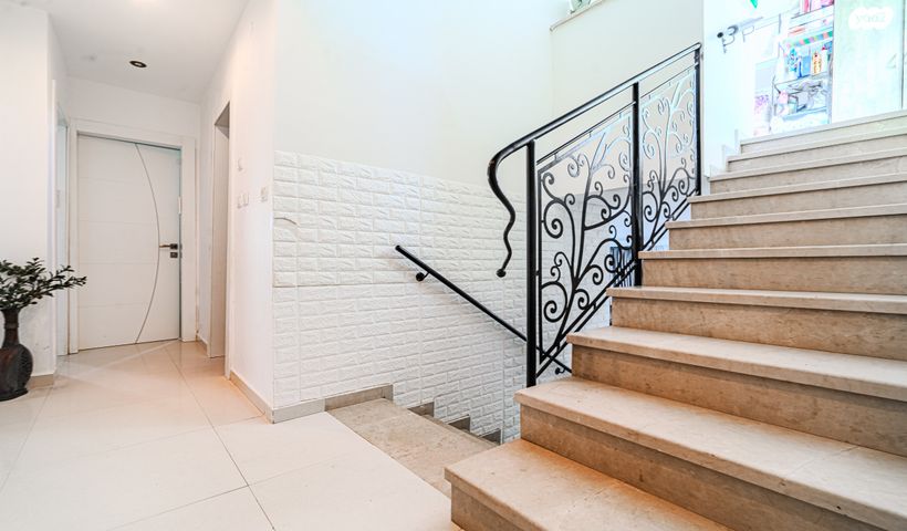 דו משפחתי, צבי סגל, ברנע, אשקלון