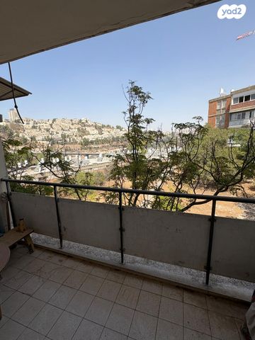 דירה, רבי צדוק 13, קטמונים, ירושלים