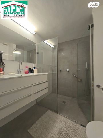 דו משפחתי, מרכז דרום, רעננה