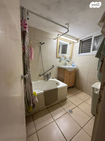 דירה, מעלה השיחרור 21, שוק תלפיות, חיפה