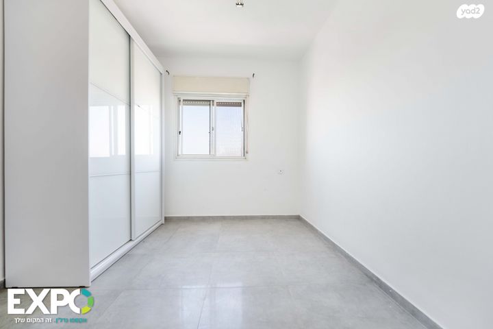 דירה, דרך הציונות 34, רובע ג', אריאל