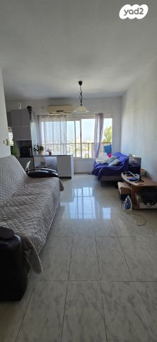 דירה, הגיבורים, חיפה