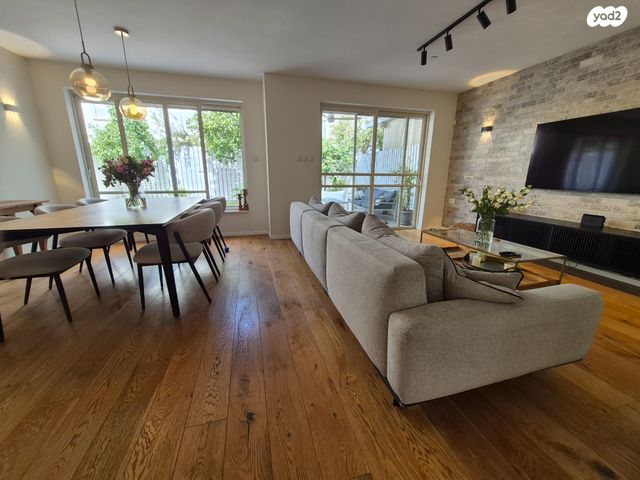 בית פרטי/ קוטג', התפוח, קדימה צורן